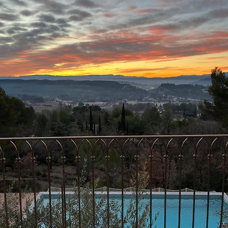 Villa Lumineuse Avec Piscine Clim 1Ere Etage Vue Panoramique Sur Les Montagnes Sur Le Site De La Sainte-Victoire Le Tholonet Exterior foto