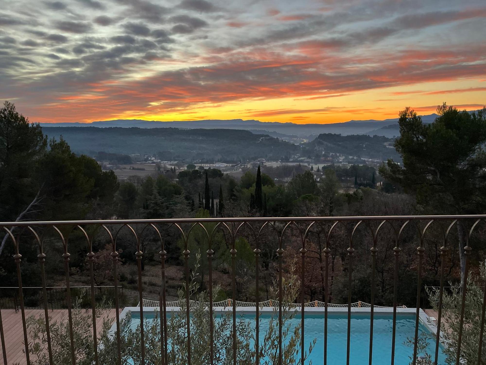 Villa Lumineuse Avec Piscine Clim 1Ere Etage Vue Panoramique Sur Les Montagnes Sur Le Site De La Sainte-Victoire Le Tholonet Exterior foto